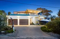 The Ocean s Edge   Luxury Entertainer with Views Hotels in Mount Martha