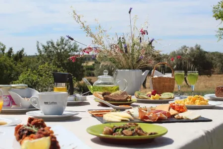 Quinta Do Mel Отели рядом с достопримечательностью «Пляж Фалезия»