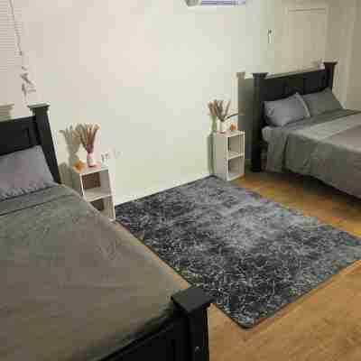 1st Floor 1-Bedroom Comfortably Sleeps 4 Rooms