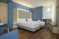 Hotel All'Azzurro فنادق في ليموني سول غارد