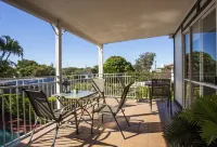 Ainslie Manor Guest House
