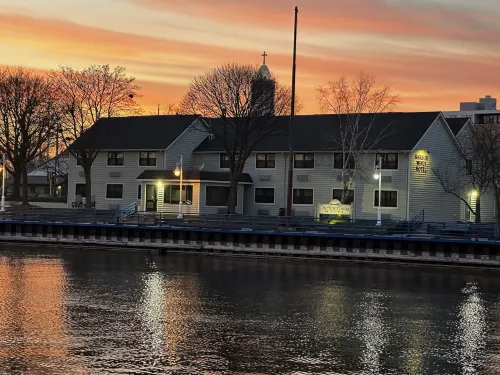 Harbor Winds Hotel Hotels in Sheboygan