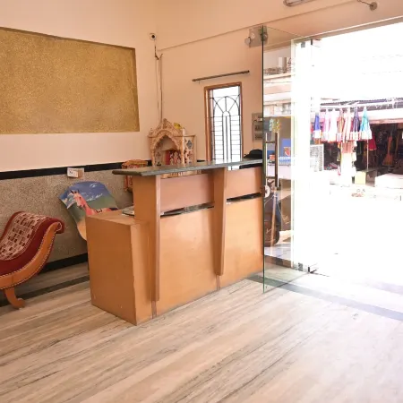 Hotel Roshan Palace