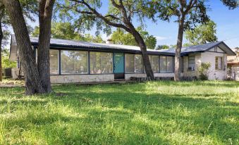 Creekside Haven with Pool and Firepit