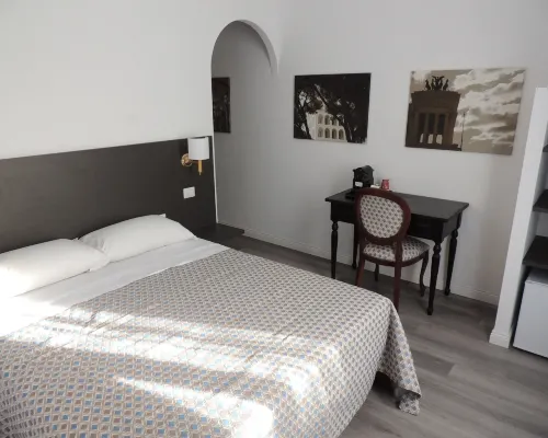 Madonna Della Neve Hotels near Santa Prassede