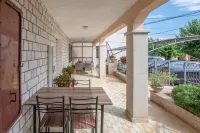 Comfortable Apartment in Umag With Parking Space