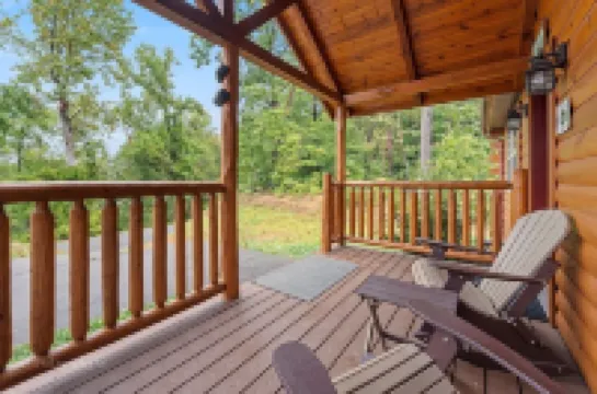 Foxes' Den Cabin with Private Hot Tub and Arcade Game by RedAwning