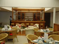 Bird of Paradise Hotel - breakfast