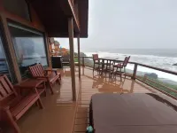 Luxurious Oceanfront Cabin 7 Getaway W Hot Tub