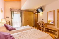 Alpine Touring Hotel-Petfriendly Hotels in Vigo di Fassa