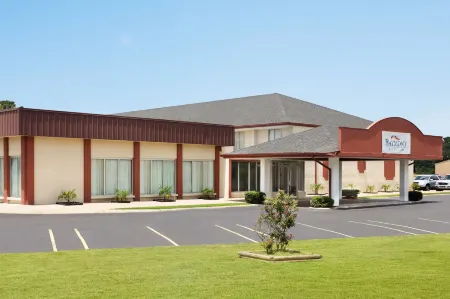 Quality Inn Отели рядом с достопримечательностью «ESSE Purse Museum»