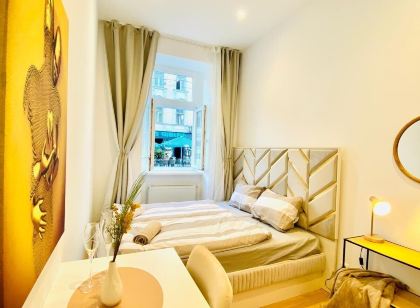 Comfy and Scenic 4BR Stay in Ottakring