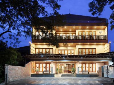 Kertanegara Premium Guest House