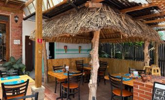 Hotel Panajachel Oasis