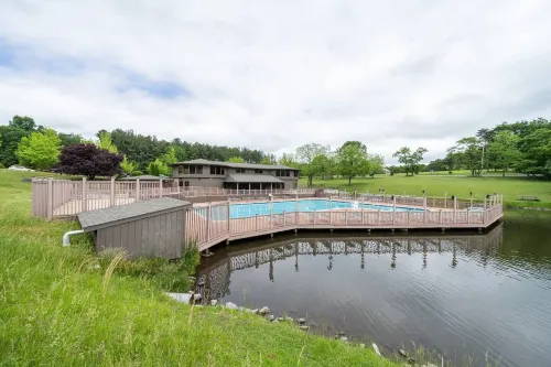 Stunning Retreat - Fire Pit, Arcade Games, Deck, Pool Access Hotels in Berkeley County