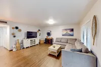 Dog-friendly condo near the ocean with patio, firepit, washer/dryer, AC