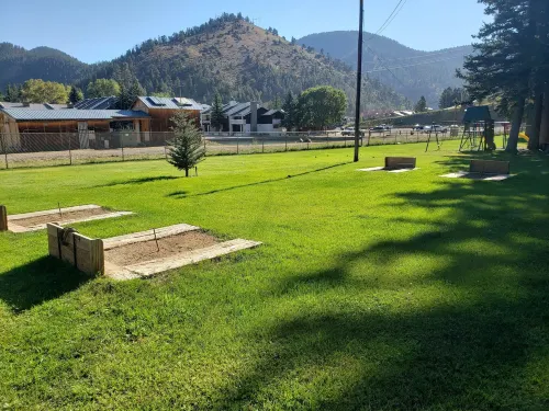 Auslander Condominiums Hotels in Red River