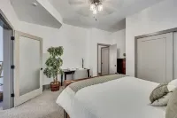 Mountain View Retreat: 2 BR/2 BA Spacious & Cozy!