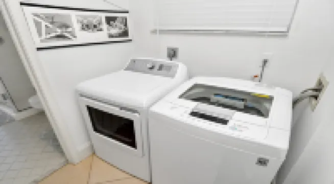 Altaira - Top Location, Lake View, Pool, Spa,4 Bed