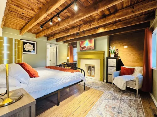 Luxury Private Boutique Hotel with CityView, Hot Tub, Free Parking