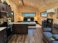 Hocking Hills -Brand New - Eaglerock Cabin