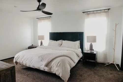 Highlands House - 5 acres with Mt. Hood Views. Dog Friendly!
