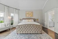 Luxe 5BD Home, Heated Pool, Game Room, King Beds, Family-Friendly