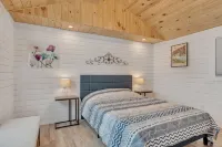 Lake View Country Cabin at Bear Bluff Retreat