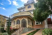 Van Villa Holidays Hoteles en Little Bay