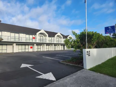 Botany Palms Motel Hotels in Beachlands