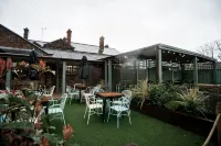 Cat & Lion Country Pub and Hotel Hotels in 