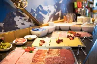 Alpinhotel Monte Superior - Silvretta Card Premium Betrieb - Aamiainen