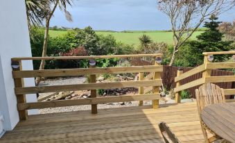 Beautiful 2-Bed Semi Rural Cottage Enclosed Garden