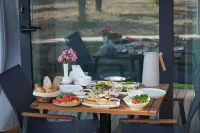 La Vida Hotel - breakfast