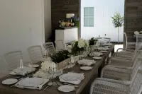 Whitetail Court Hotel