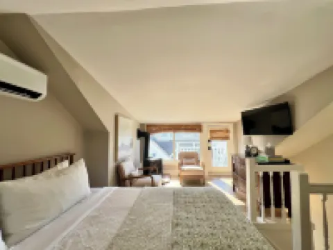 Admirals Quarters Inn Hotels in Boothbay Harbor