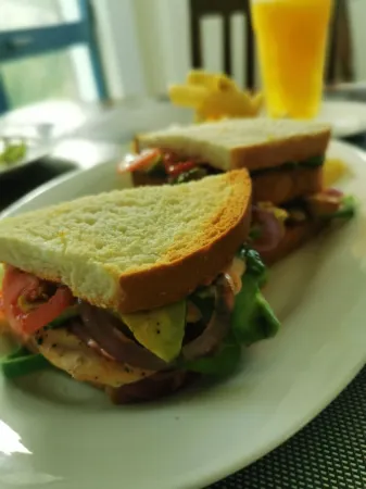 Mkoani Hotel and Conference Center Отели в г. Chake Chake