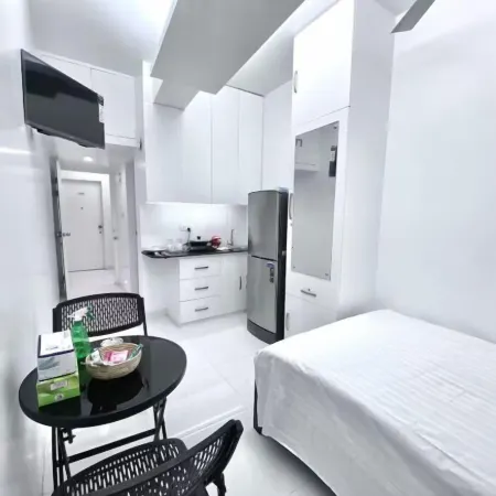 250 sq.ft Studio Apartment with Pool 3
