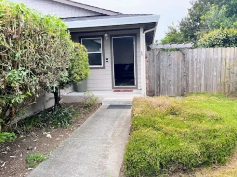 The Bluff House~Upgraded & Close to Town Hotels in McKinleyville