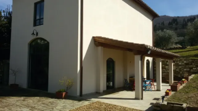 Country house restored preserving the Tuscan features