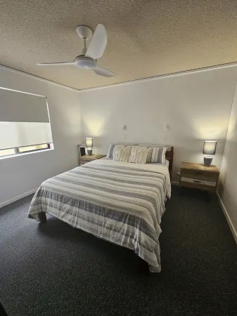 Resort Style Living, a Stone Throw From The Beach! Отели в г. Хокс Нест