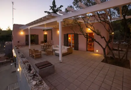 Roxanne’s Olive Grove House