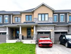 Spacious 3-Br Home Near Niagara Falls | Sleeps 7 | Parking for 3 | King Bed