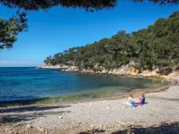 Small house with pedestrian access to Port d'Alon cove (St Cyr sur Mer) Hotels in Saint-Cyr-sur-Mer