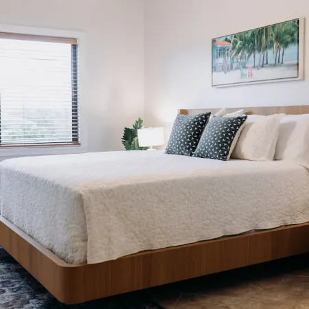 Just renovated! Best condo in Jupiter, Walk to the beach!