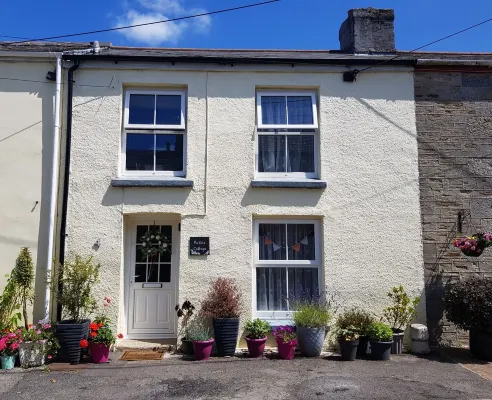 Walk to beach, village location, near Fowey and Eden Project