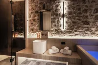 Acro Upscale Residences - Hot Tub