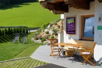 modern apartment in the mountains, cozy and familiar near Hochfügen