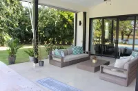 Luxury and tranquil 4 Bedroom Thownhome