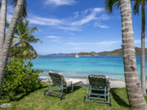 Luxurious 4 BR Beachfront Villa in Lower Peter Bay Hotels in Central